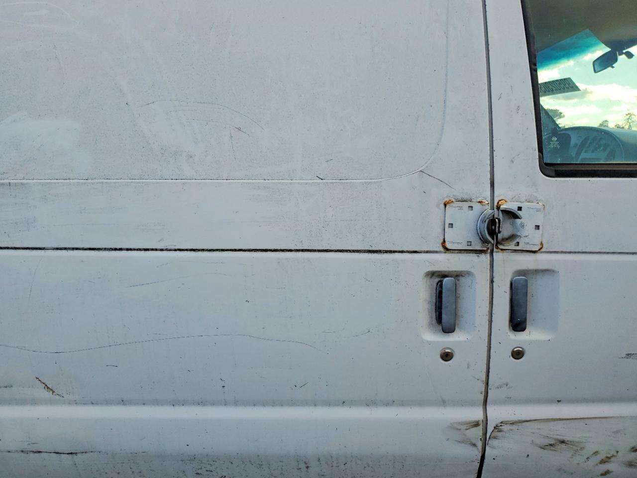 1997 FORD ECONOLINE E350 VAN photo 11