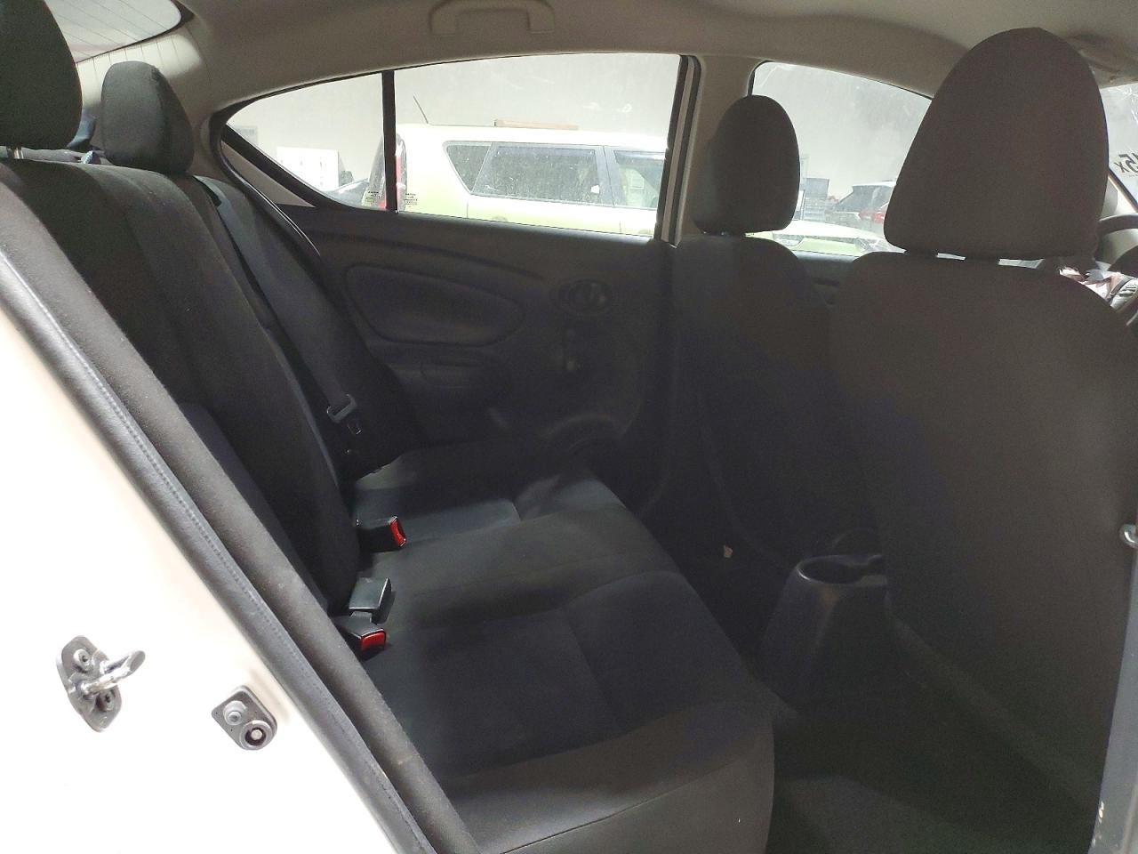 2018 NISSAN VERSA S photo 10