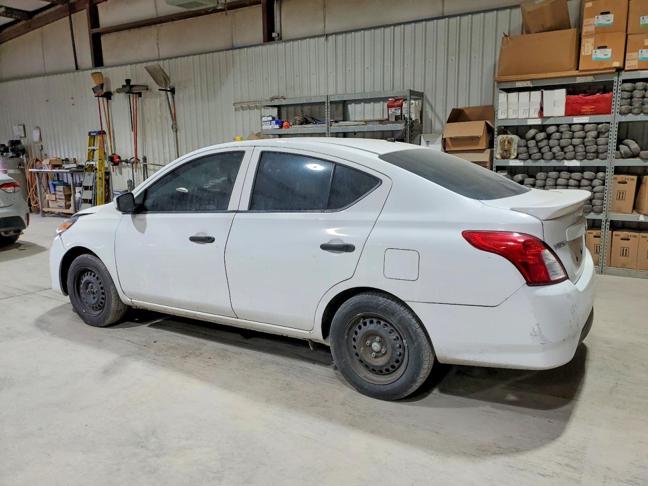 2018 NISSAN VERSA S photo 2