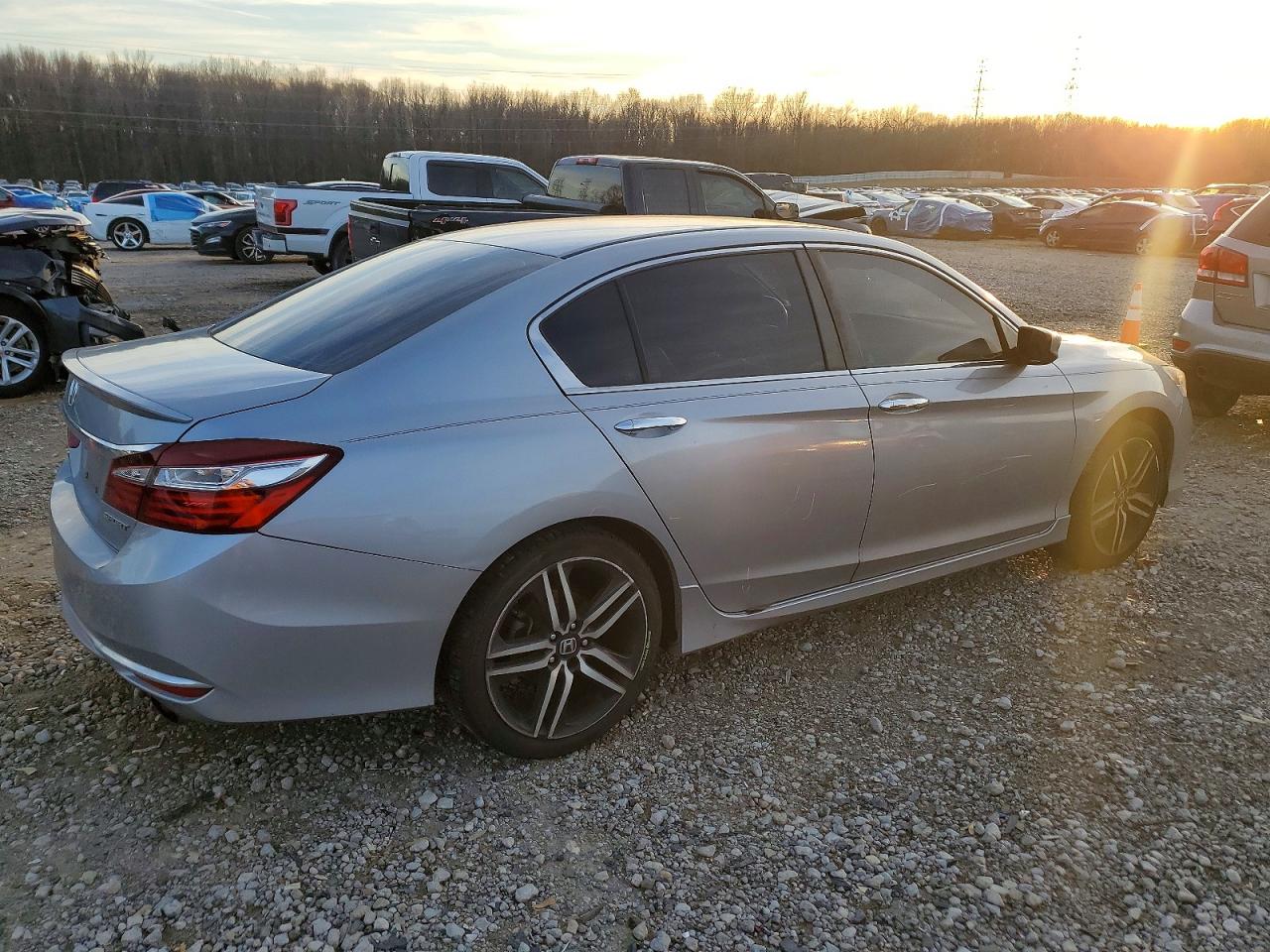 2016 HONDA ACCORD SPORT photo 3