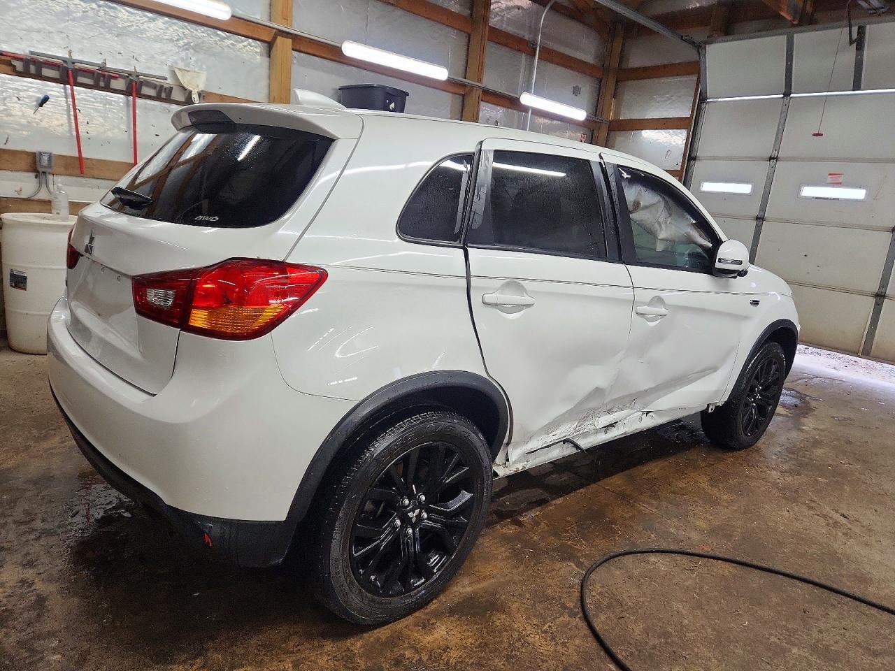 2017 MITSUBISHI OUTLANDER SPORT ES photo 3