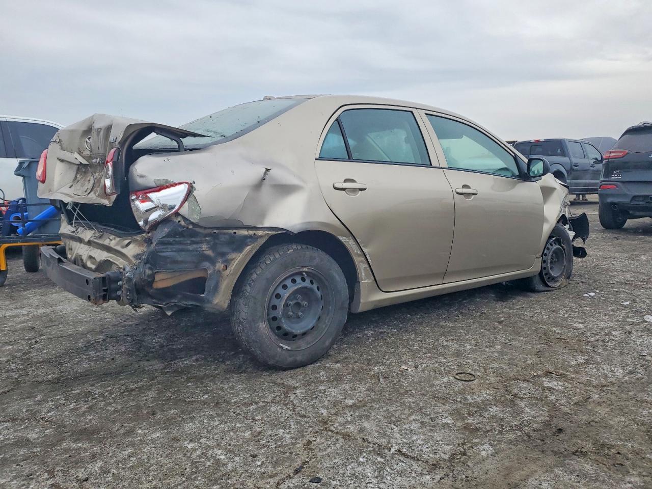 2010 TOYOTA COROLLA BASE photo 3
