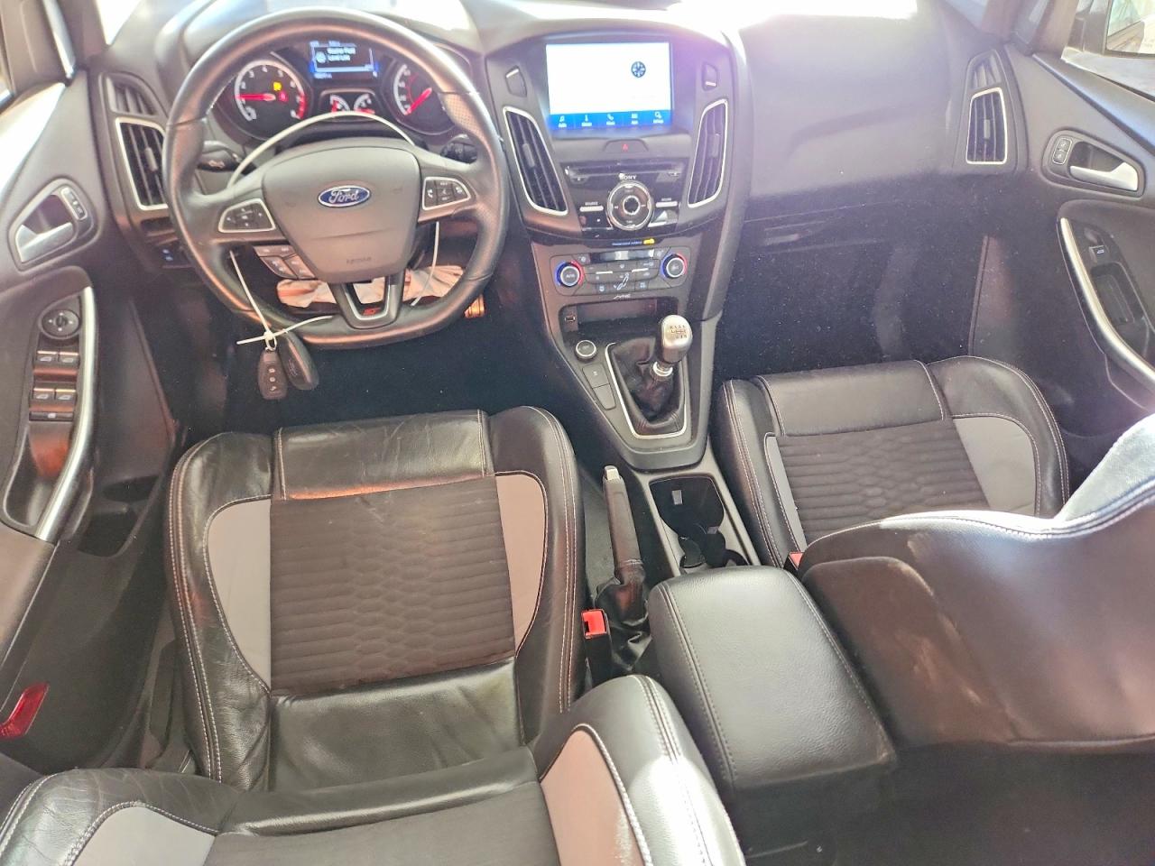 2017 FORD FOCUS ST photo 8
