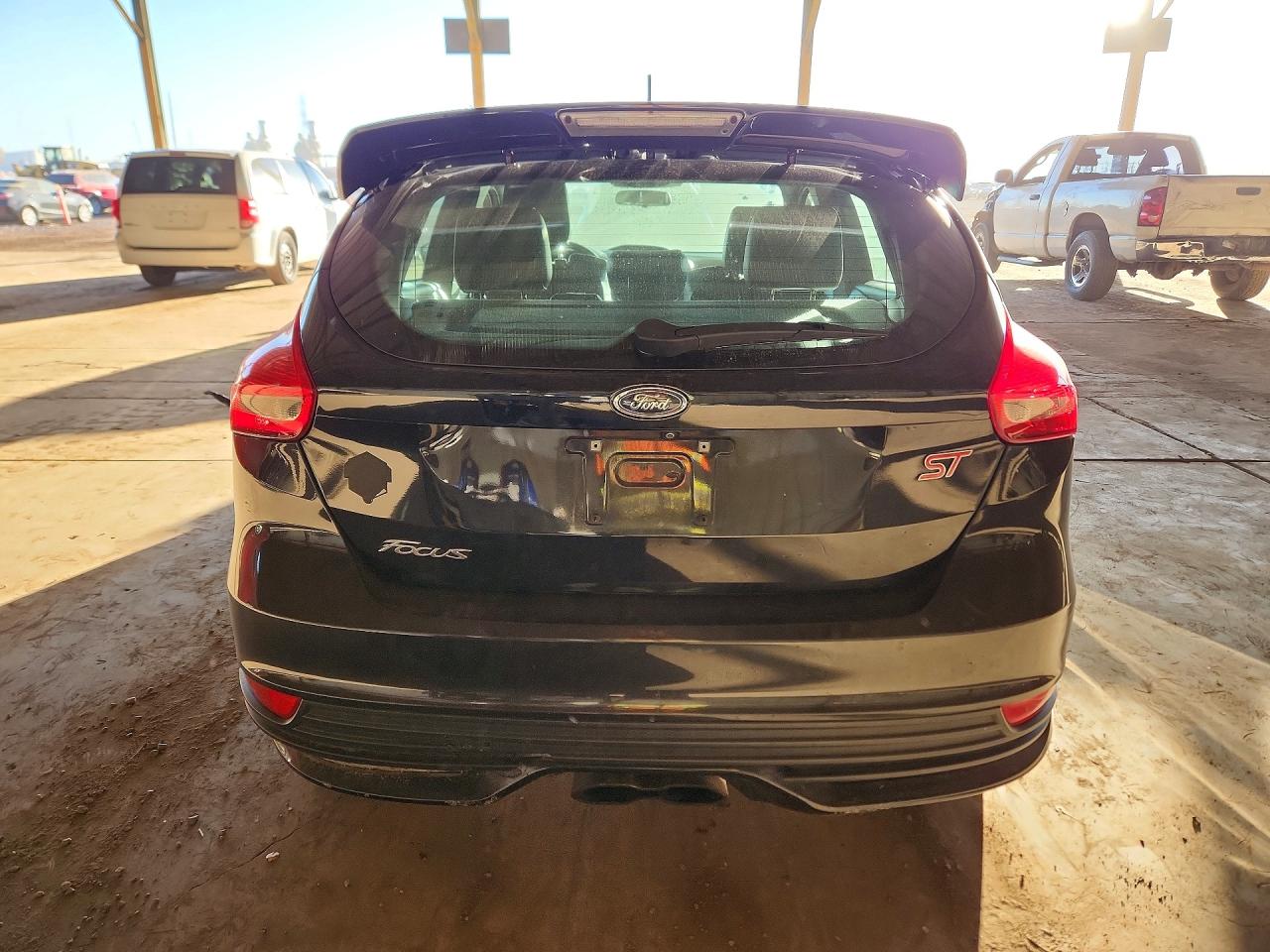 2017 FORD FOCUS ST photo 6