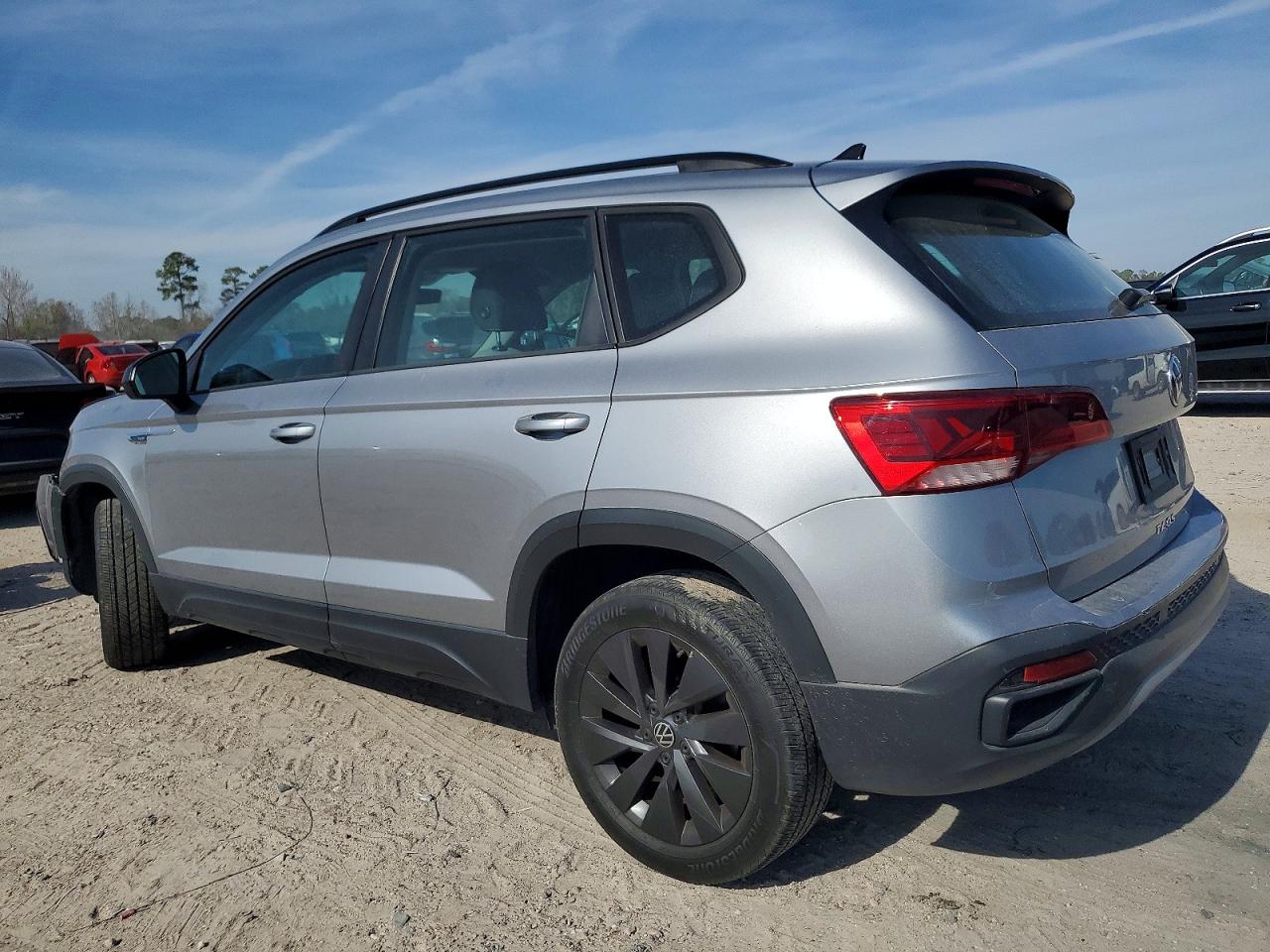 2024 VOLKSWAGEN TAOS S photo 2