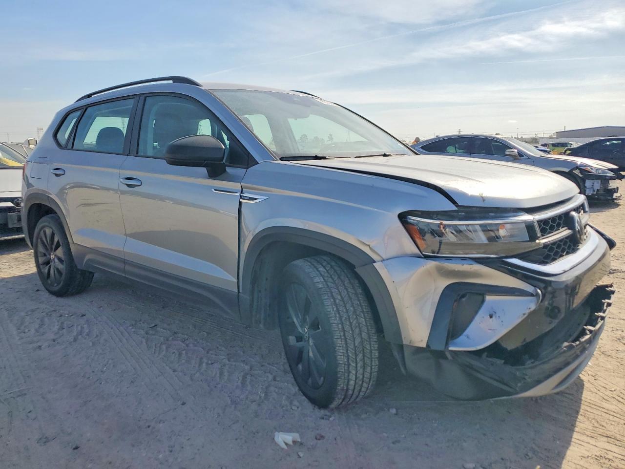 2024 VOLKSWAGEN TAOS S photo 4
