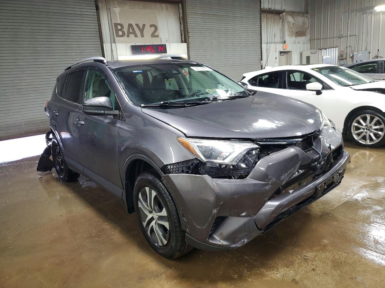 2017 TOYOTA RAV4 LE photo 4