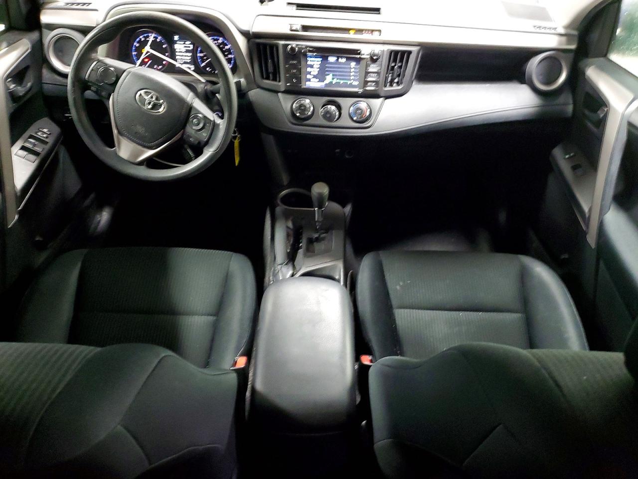 2017 TOYOTA RAV4 LE photo 8