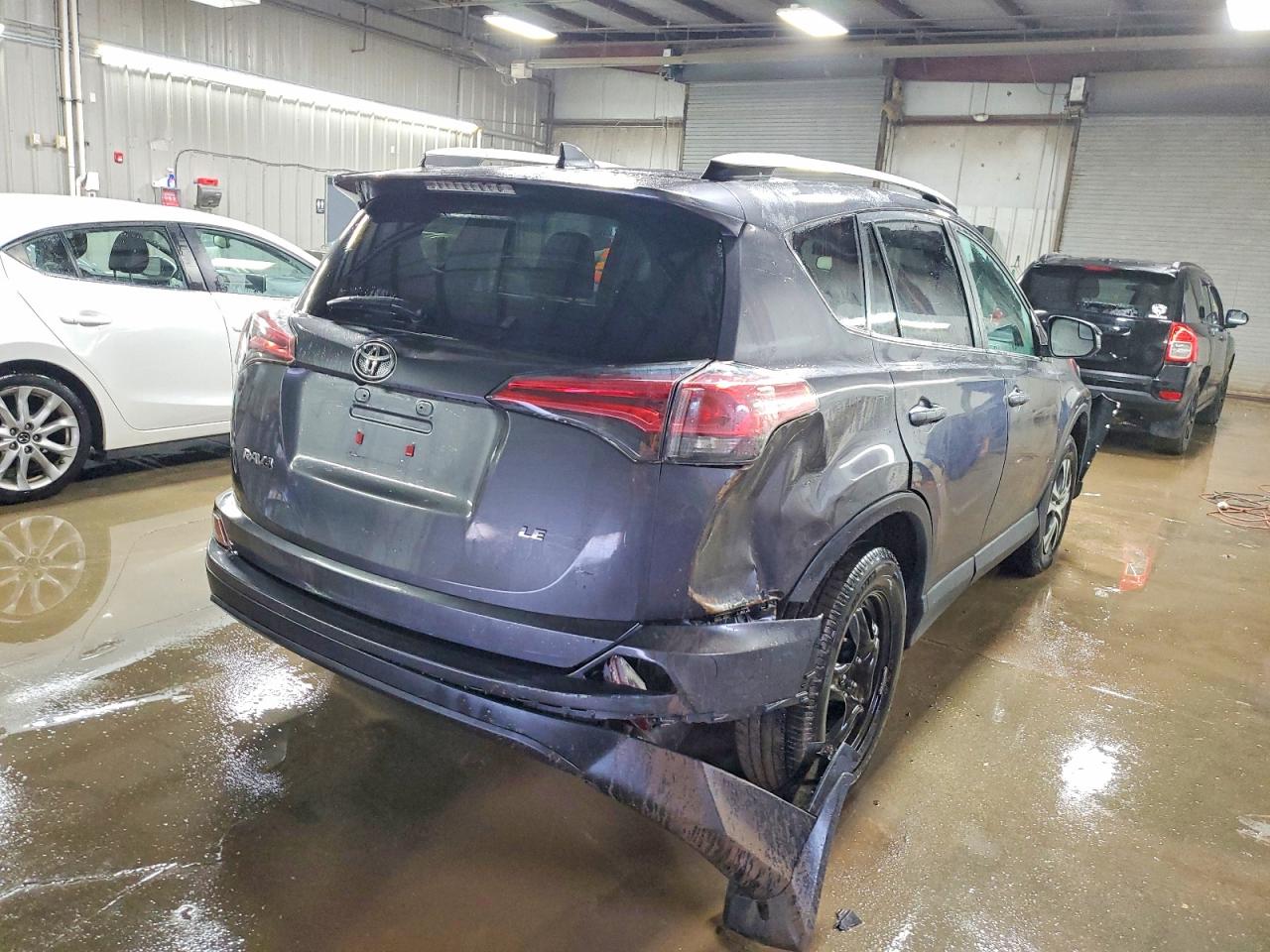 2017 TOYOTA RAV4 LE photo 3