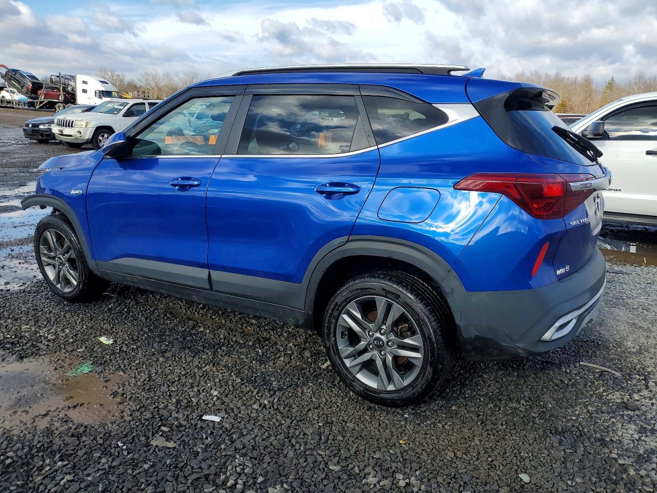 2021 KIA SELTOS S photo 2