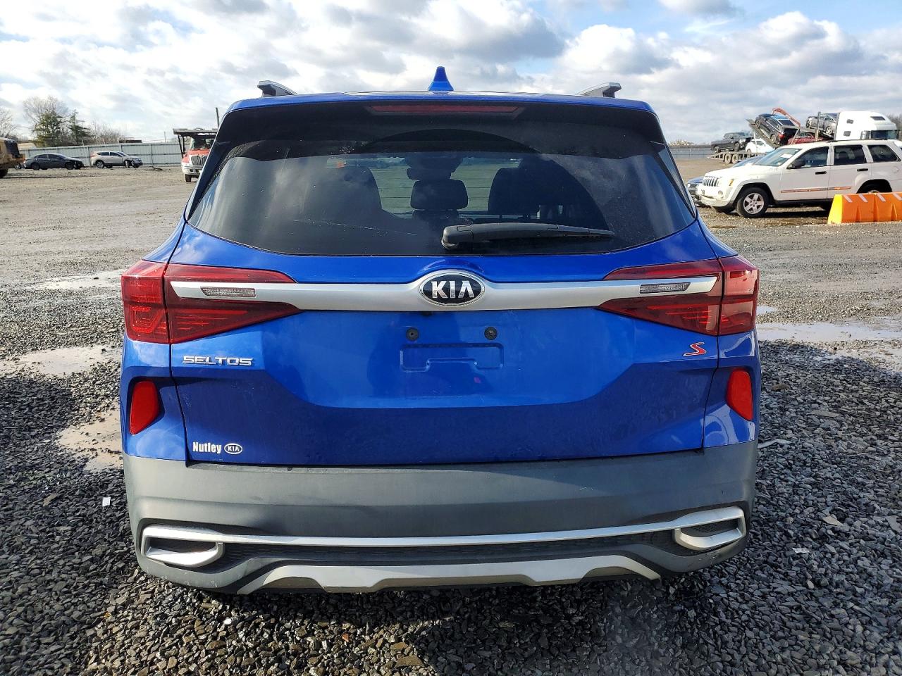 2021 KIA SELTOS S photo 6