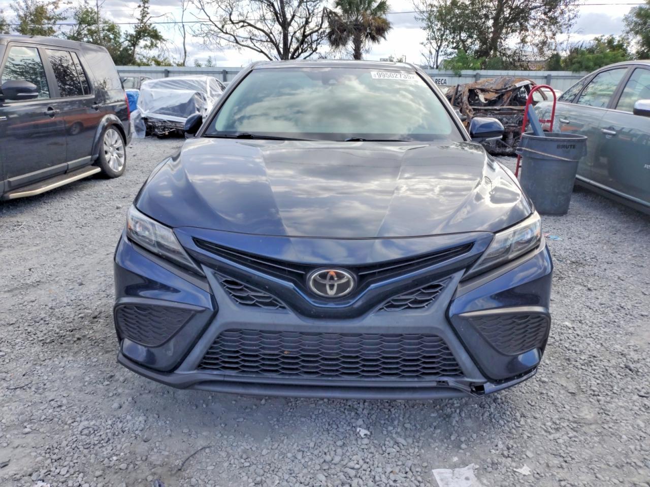 2021 TOYOTA CAMRY SE photo 9