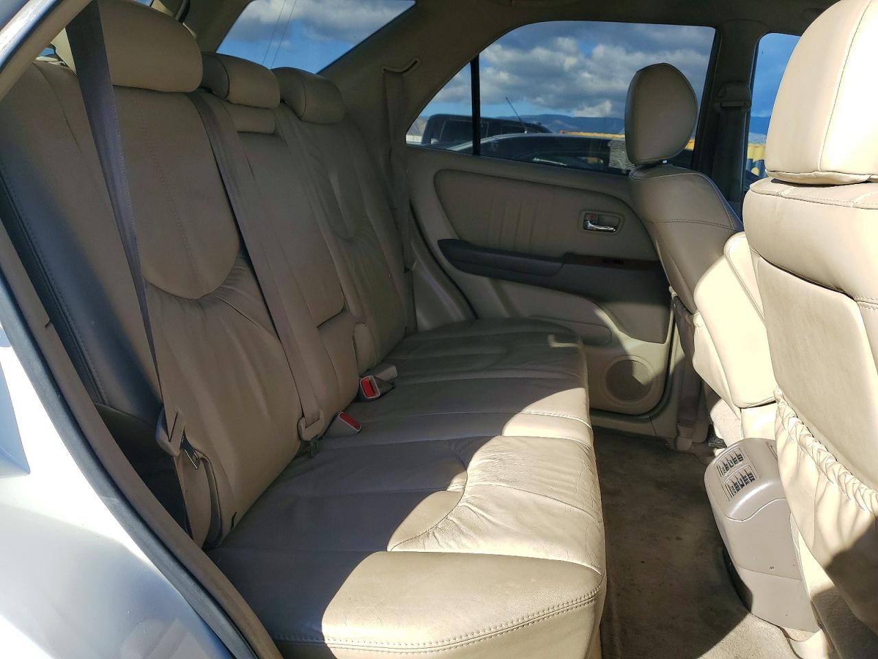 2002 LEXUS RX 300 photo 11