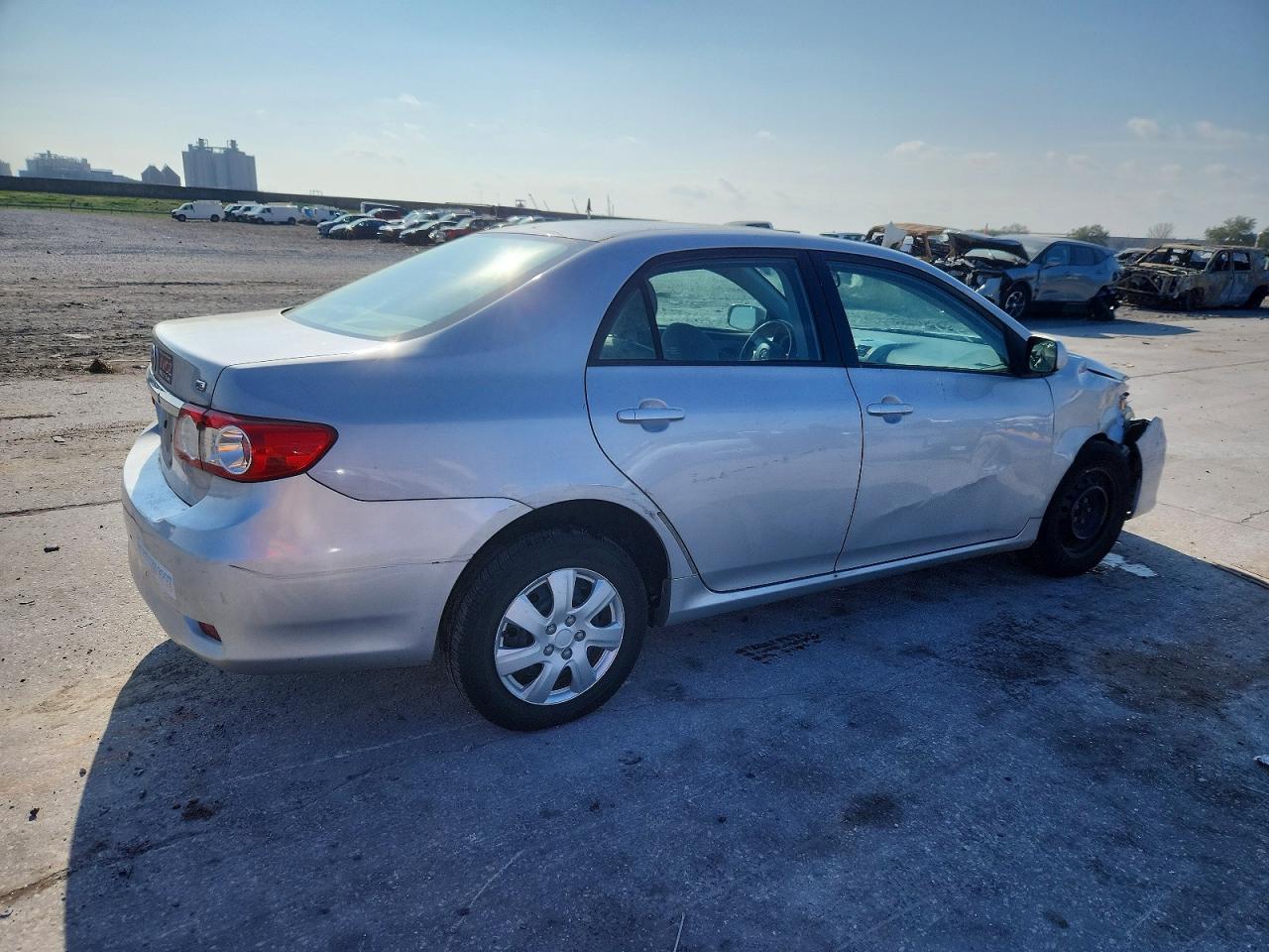 2011 TOYOTA COROLLA BASE photo 3