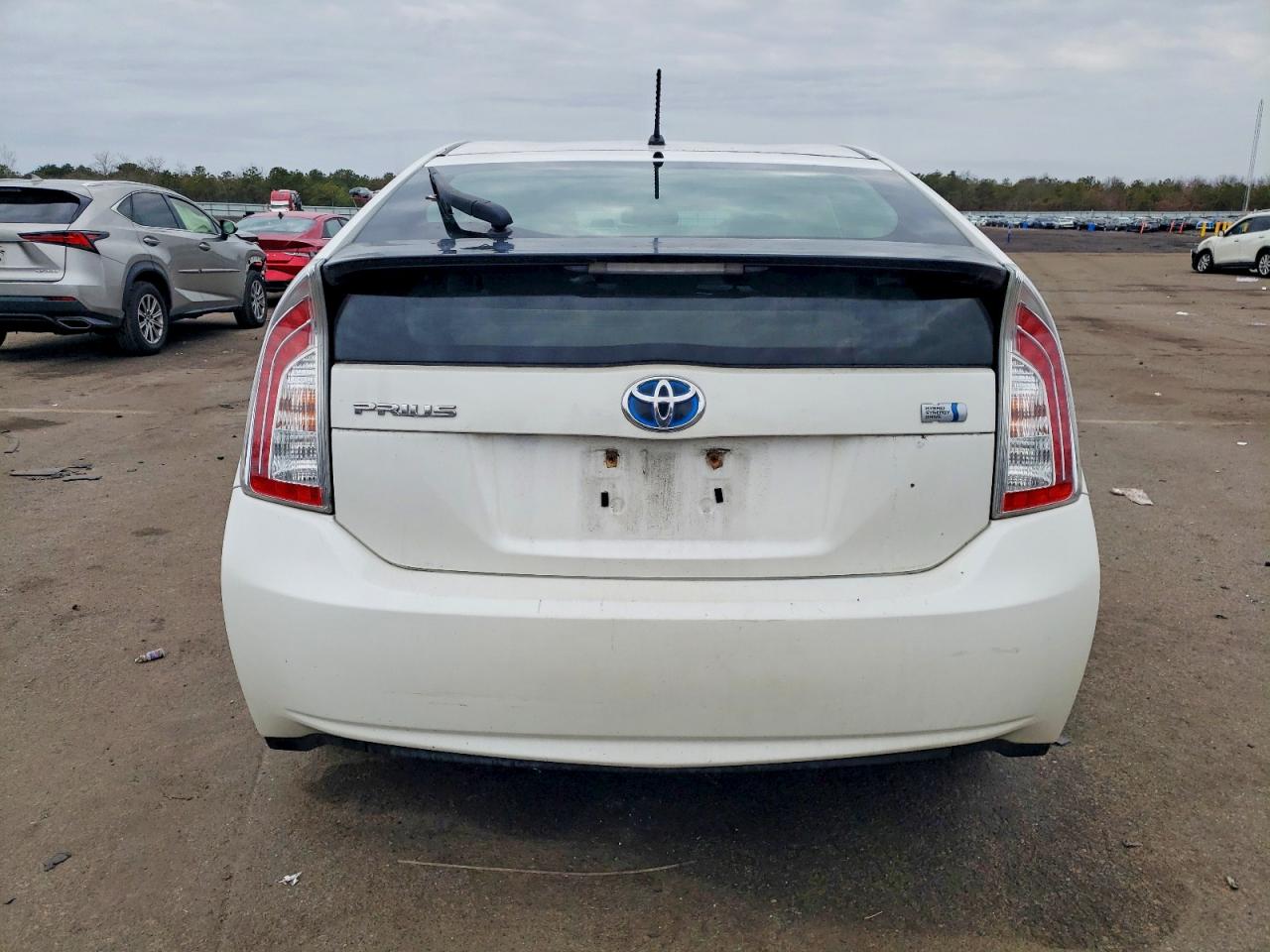 2012 TOYOTA PRIUS photo 11