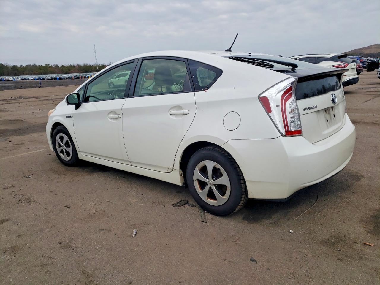 2012 TOYOTA PRIUS photo 3