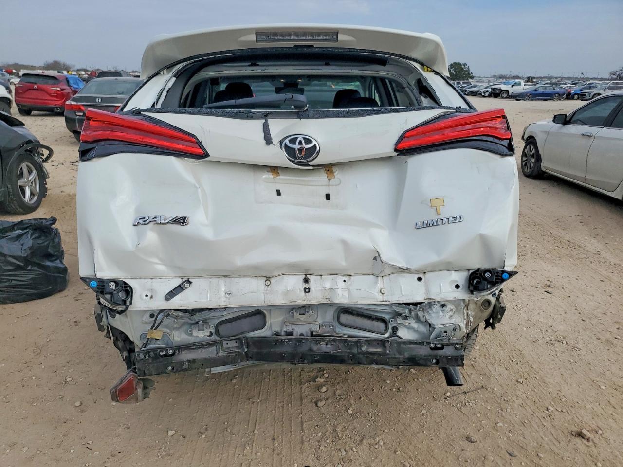 2018 TOYOTA RAV4 LIMITED photo 6