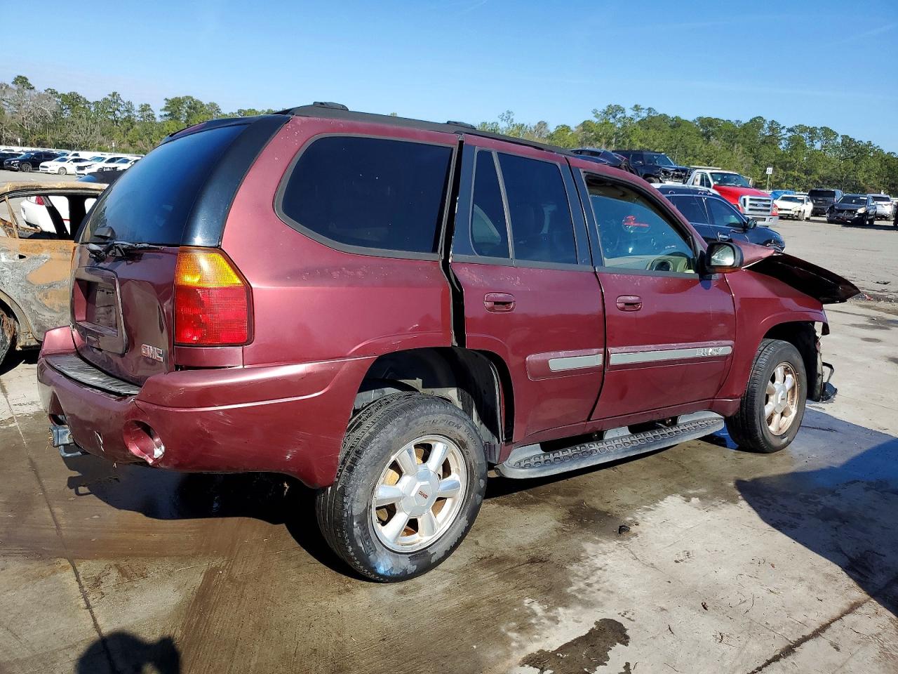 2004 GMC ENVOY photo 3