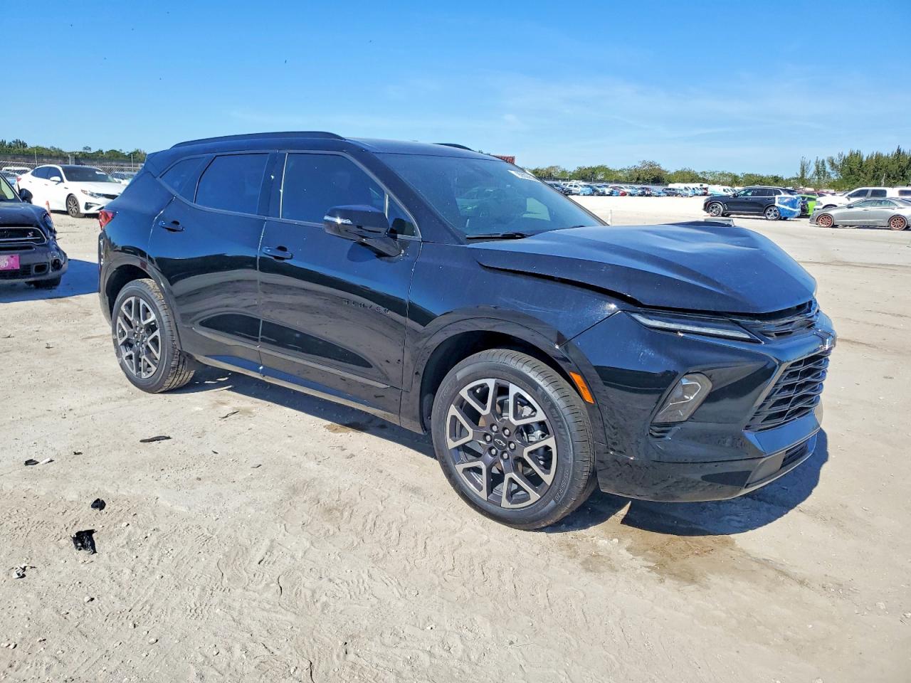2025 CHEVROLET BLAZER RS photo 4