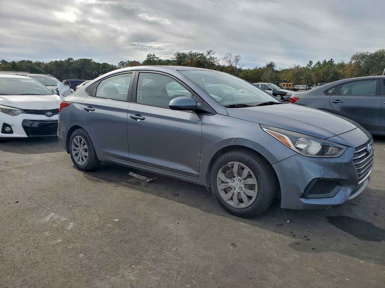 2019 HYUNDAI ACCENT SE photo 4