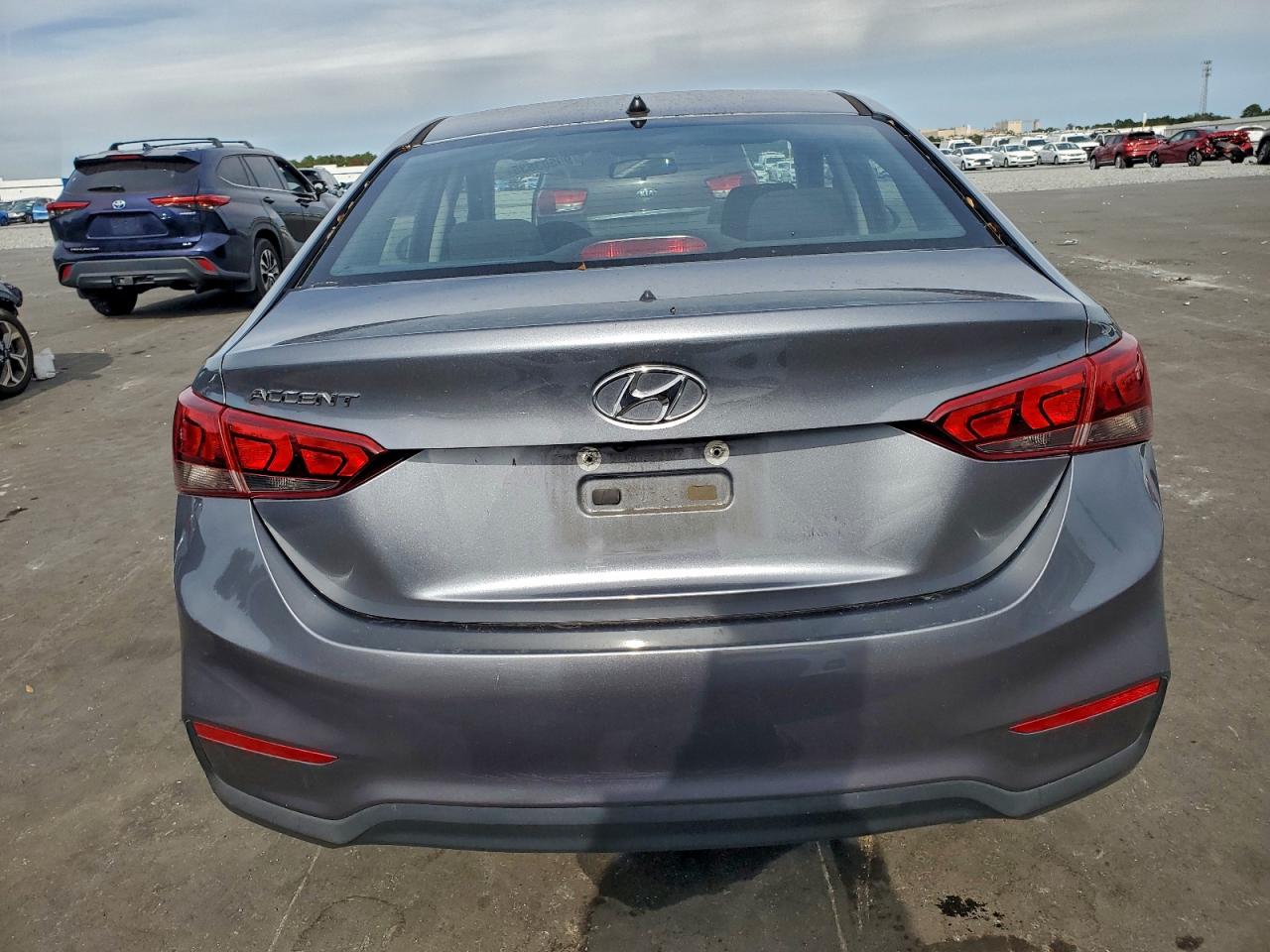 2019 HYUNDAI ACCENT SE photo 6