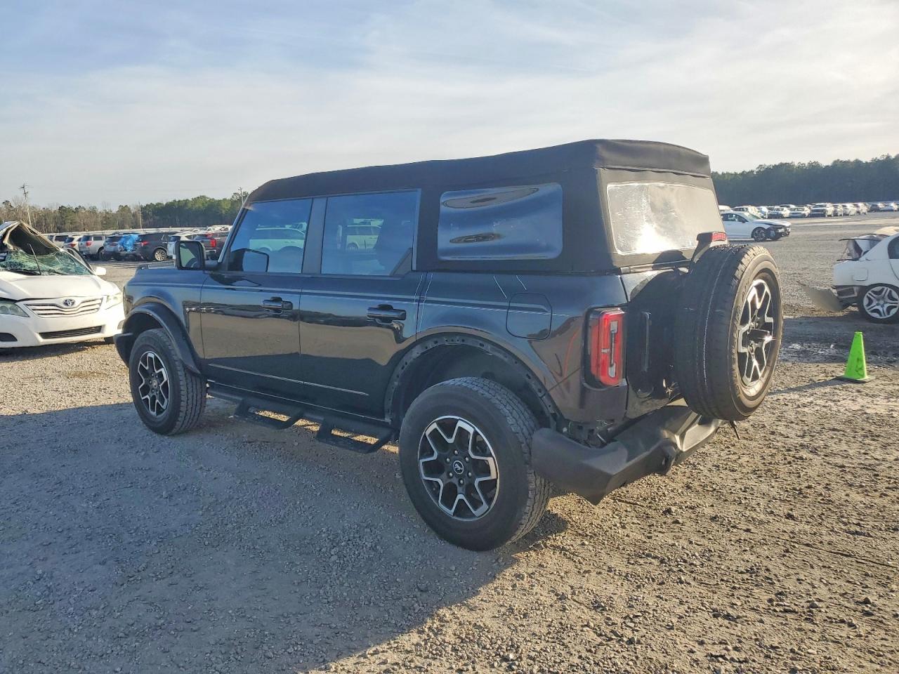 2023 FORD BRONCO BASE photo 2