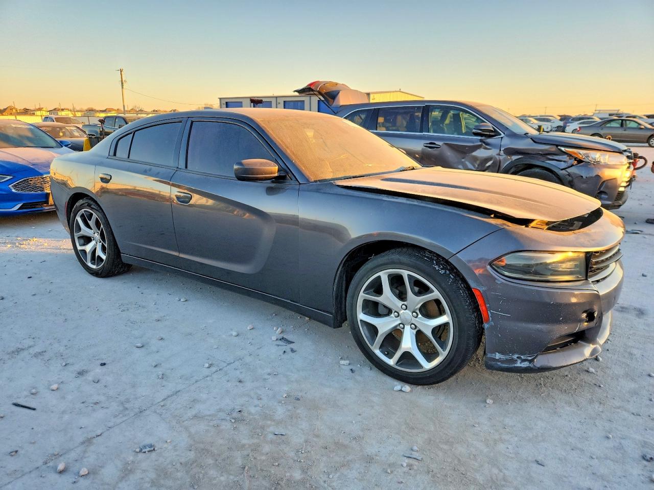 2016 DODGE CHARGER SXT photo 4