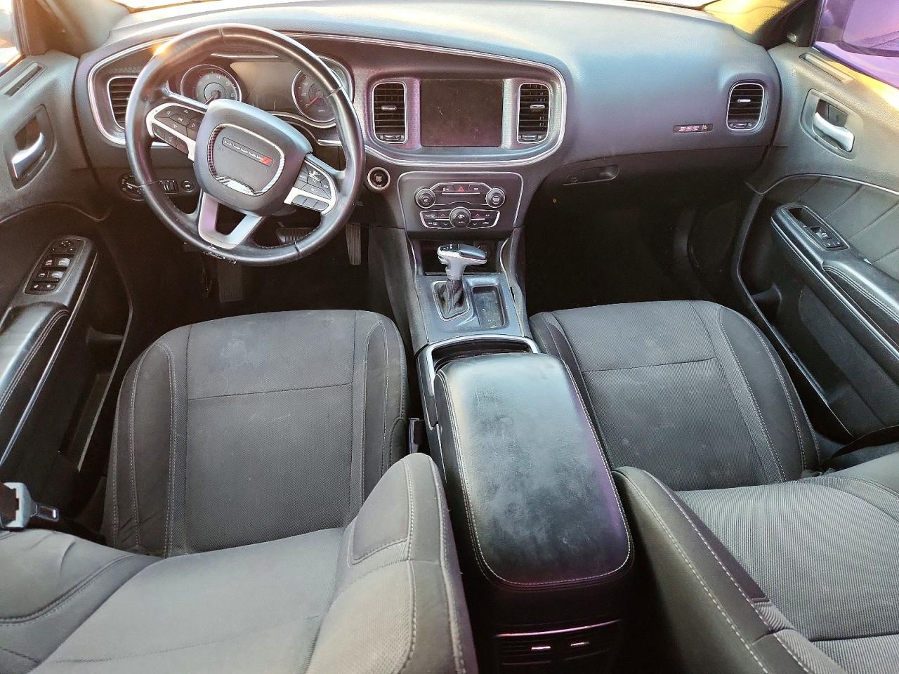 2016 DODGE CHARGER SXT photo 8