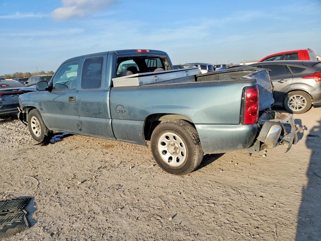 2007 CHEVROLET SILVERADO C1500 CLASSIC photo 2