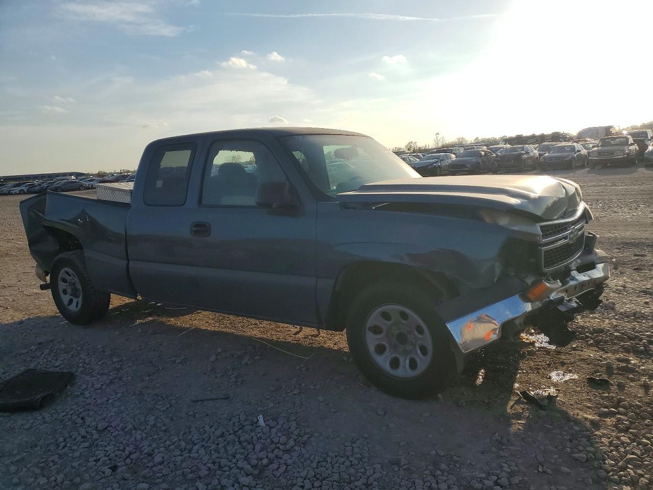 2007 CHEVROLET SILVERADO C1500 CLASSIC photo 4