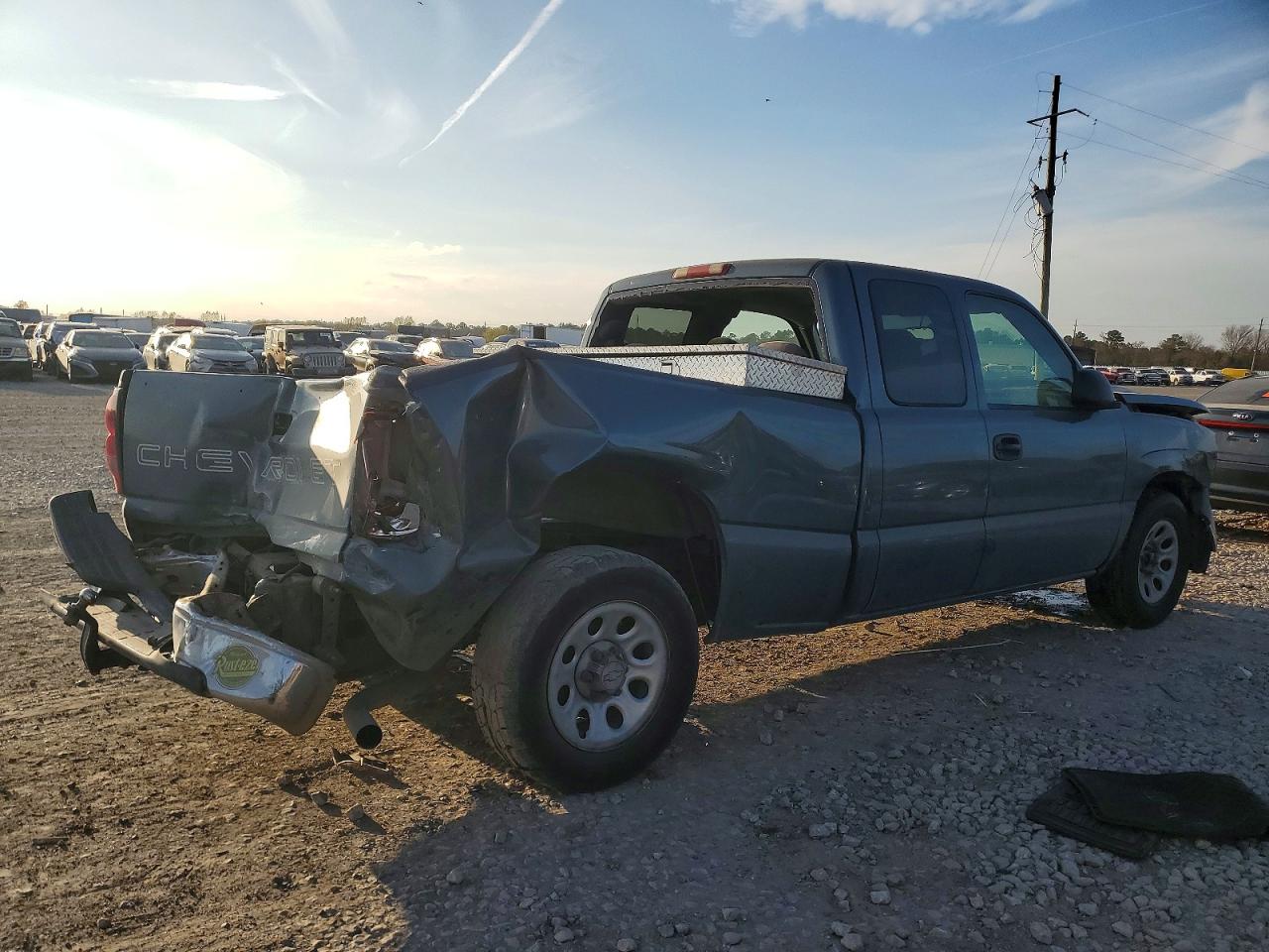 2007 CHEVROLET SILVERADO C1500 CLASSIC photo 3