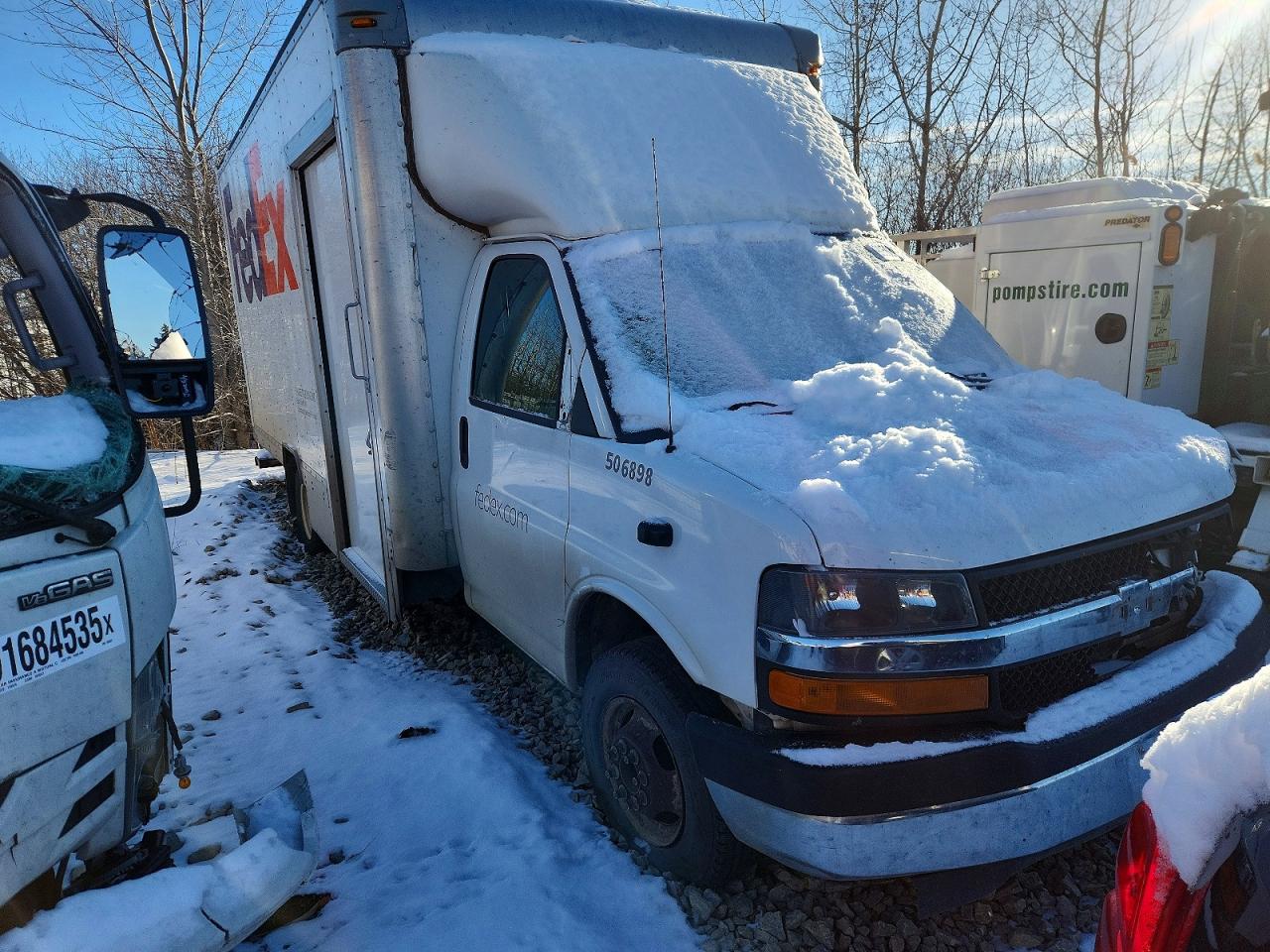 2017 CHEVROLET EXPRESS G3500 photo 4