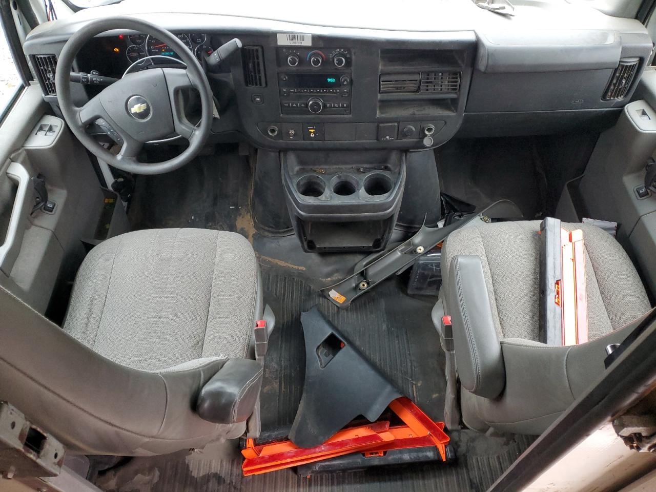 2017 CHEVROLET EXPRESS G3500 photo 8
