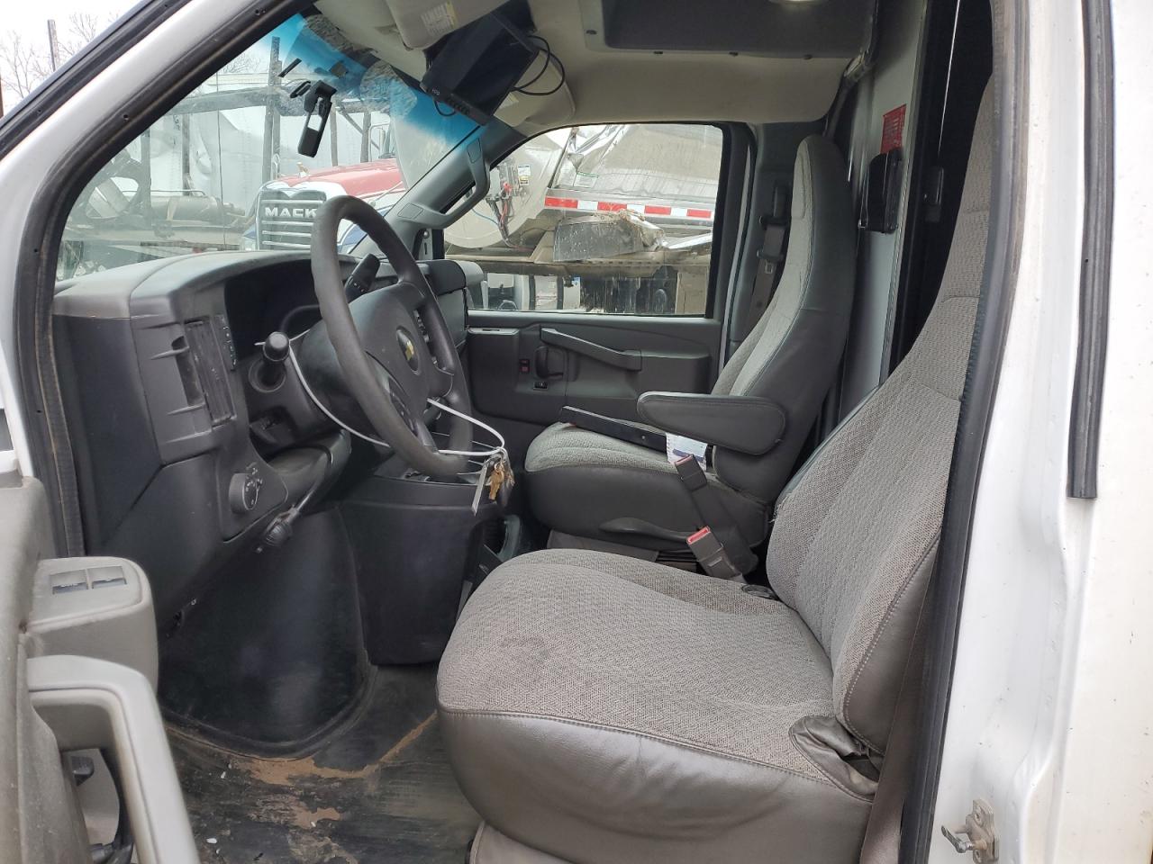 2017 CHEVROLET EXPRESS G3500 photo 7