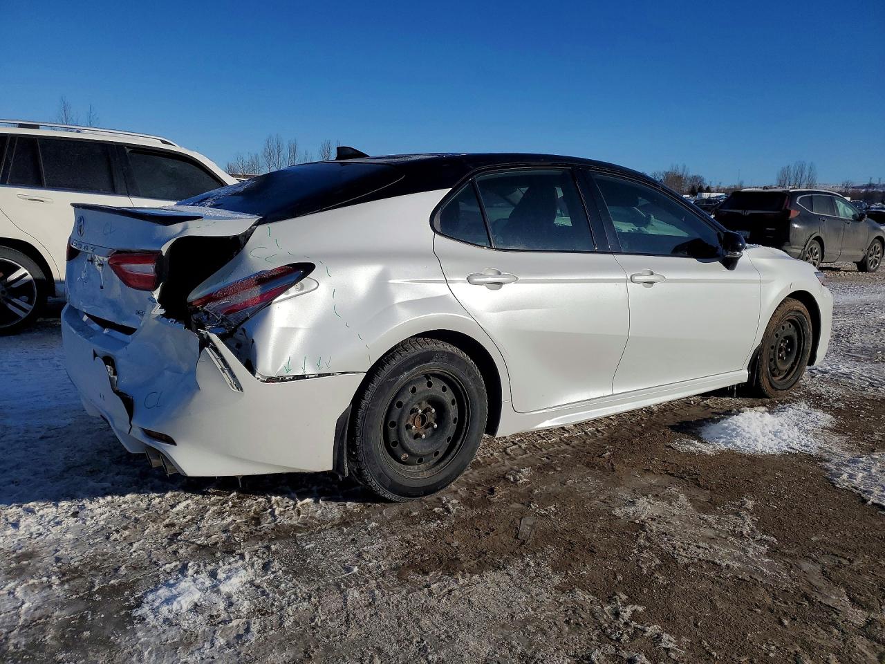 2019 TOYOTA CAMRY XSE photo 3