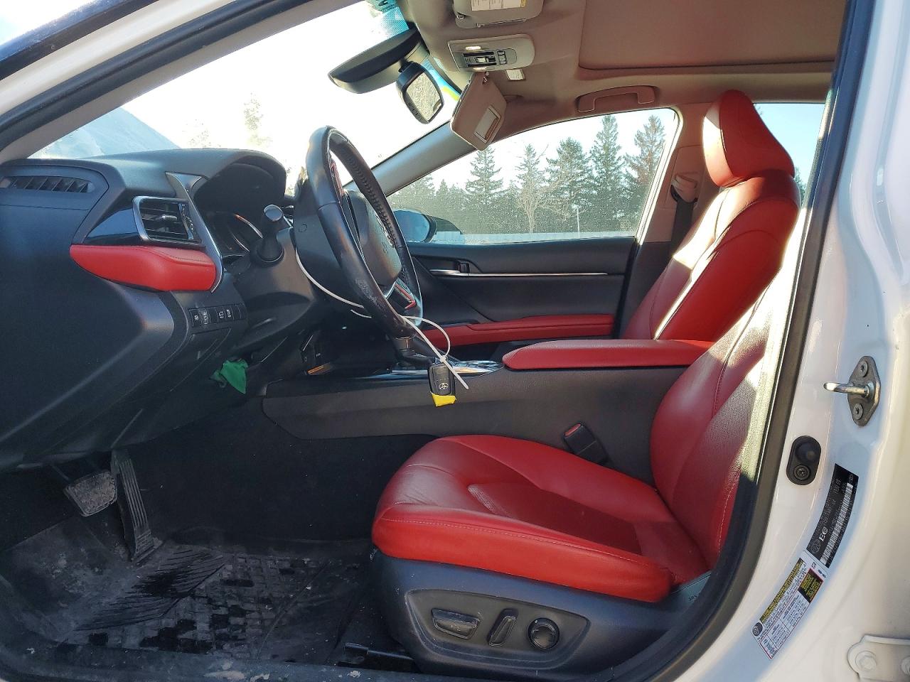 2019 TOYOTA CAMRY XSE photo 7