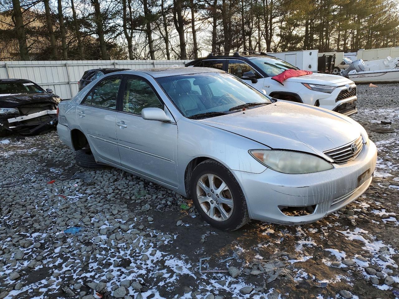 2005 TOYOTA CAMRY LE photo 4
