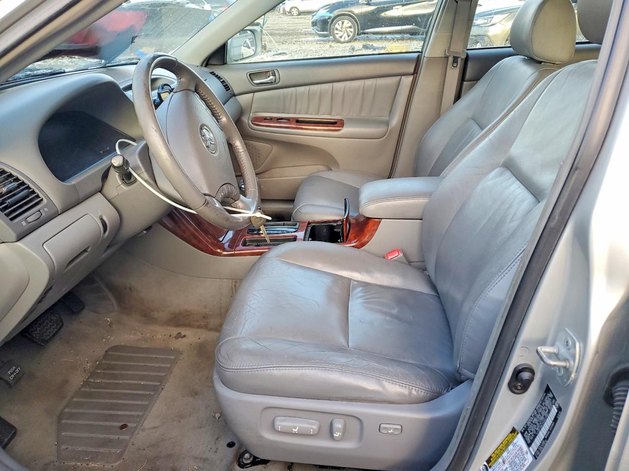 2005 TOYOTA CAMRY LE photo 7