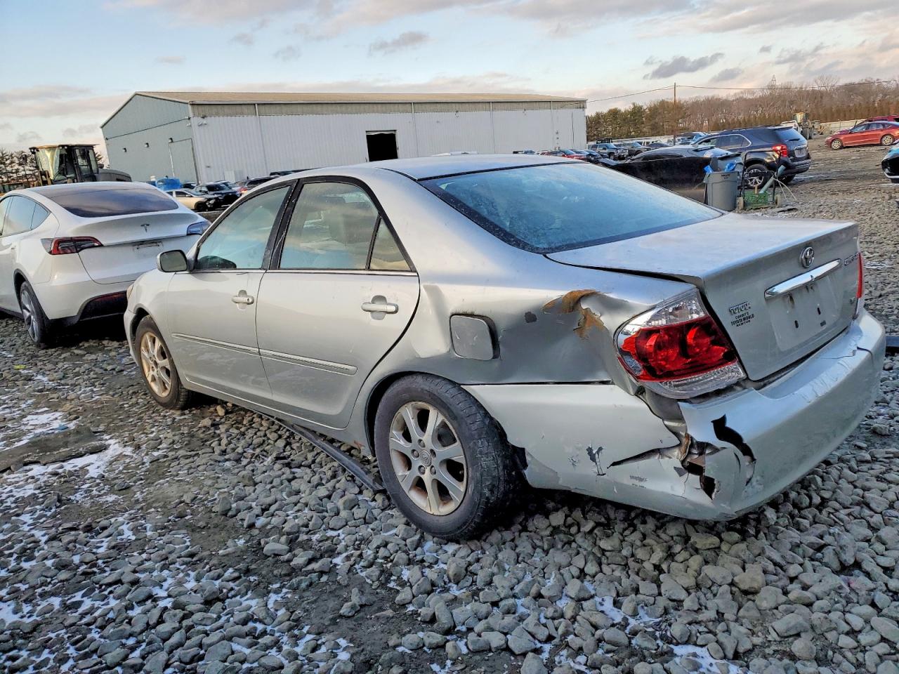 2005 TOYOTA CAMRY LE photo 2