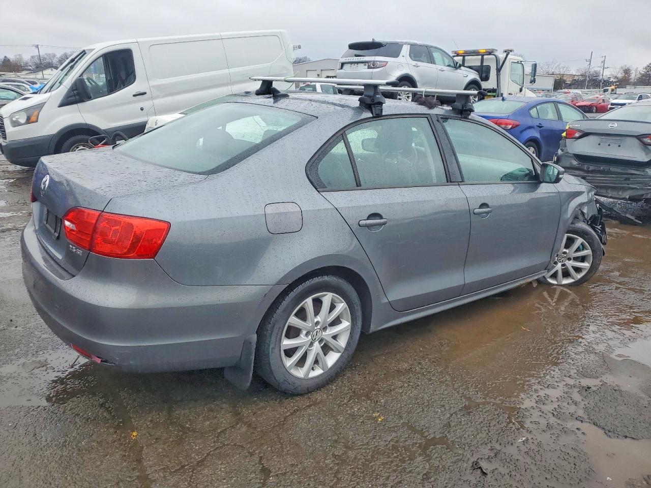 2012 VOLKSWAGEN JETTA SE photo 3