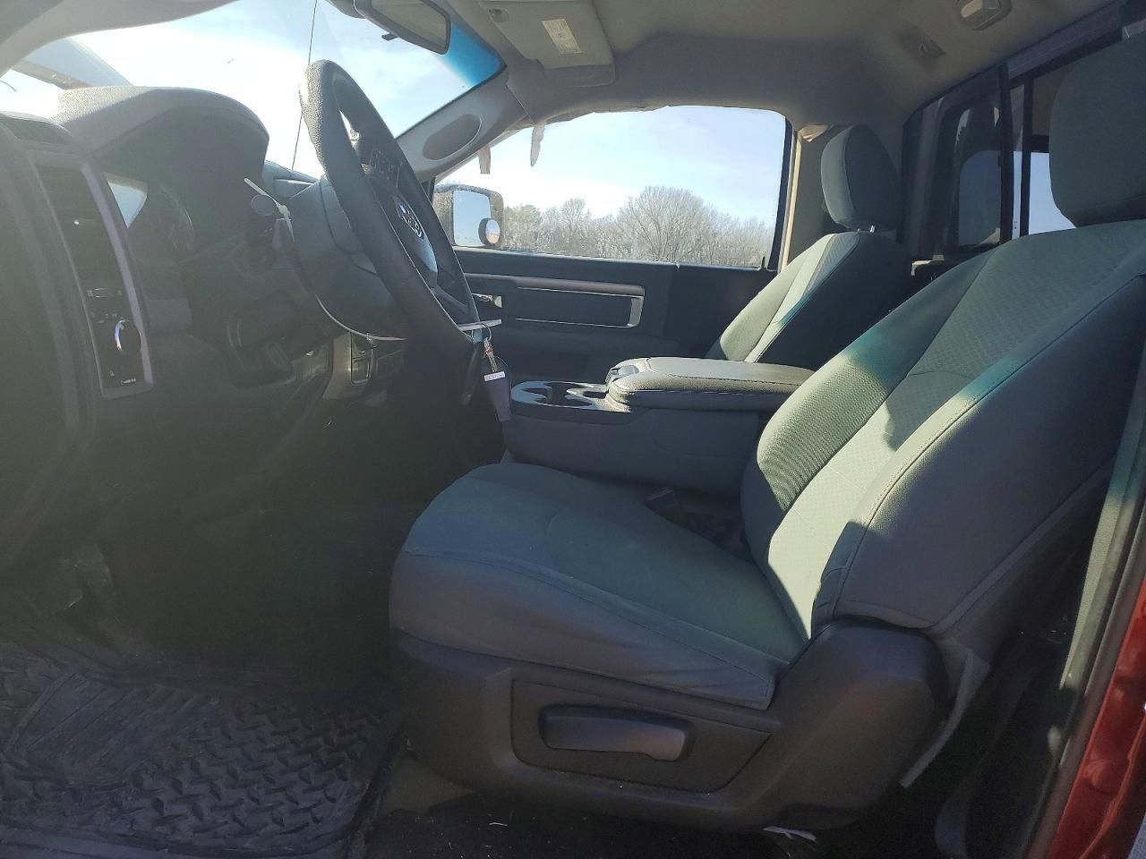 2016 RAM 1500 ST photo 7