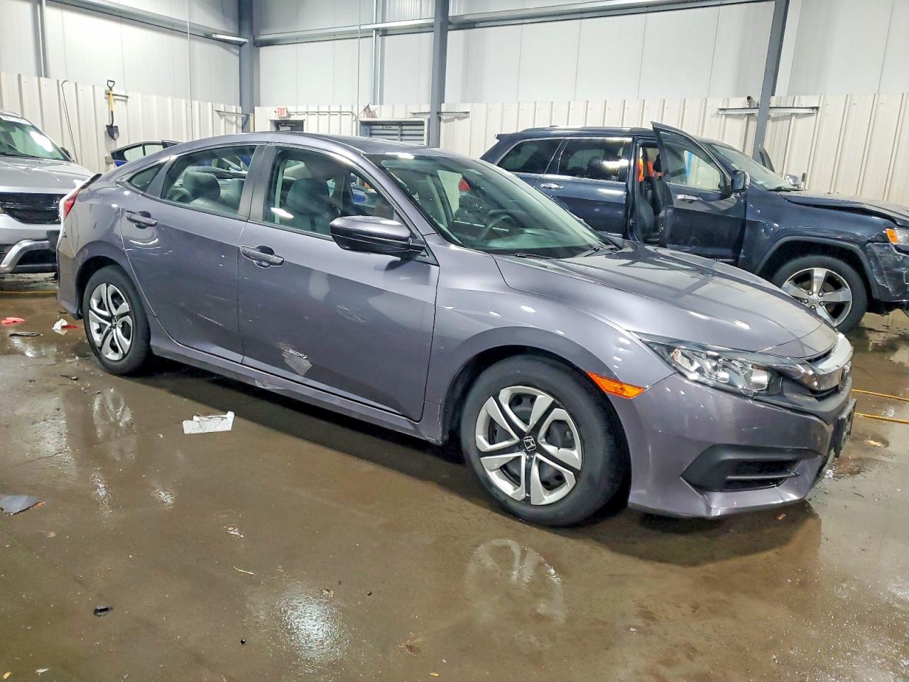2017 HONDA CIVIC LX photo 4