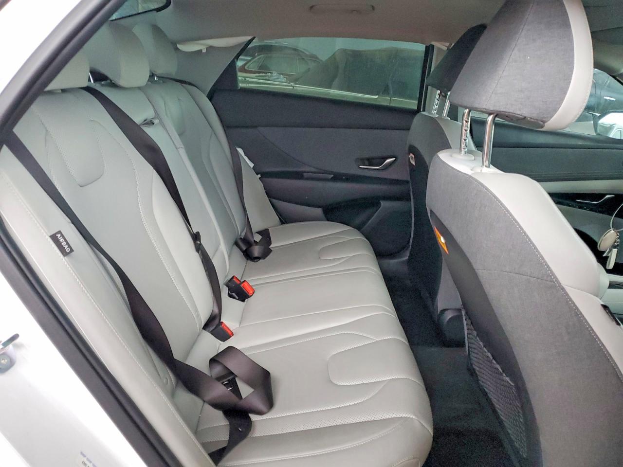 2025 HYUNDAI ELANTRA LIMITED photo 10