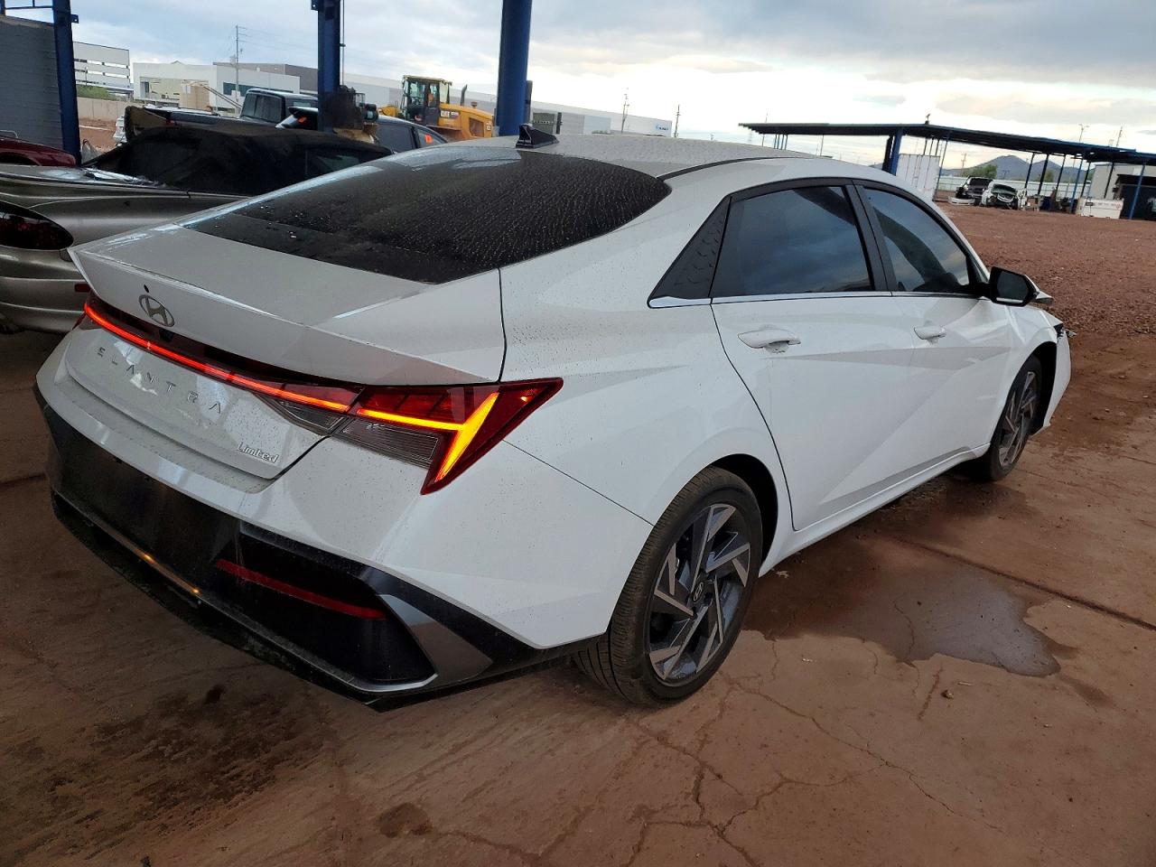 2025 HYUNDAI ELANTRA LIMITED photo 3