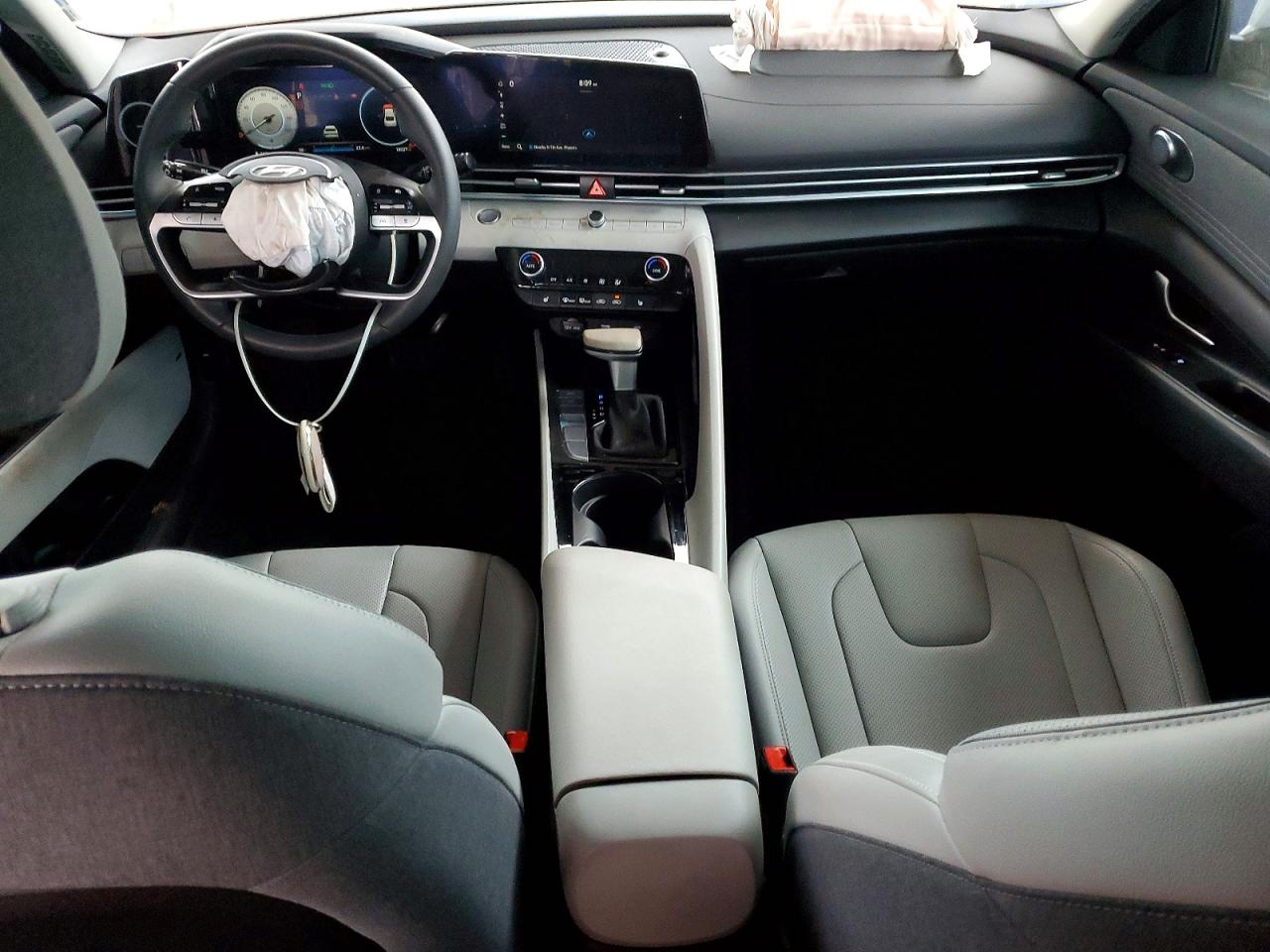 2025 HYUNDAI ELANTRA LIMITED photo 8