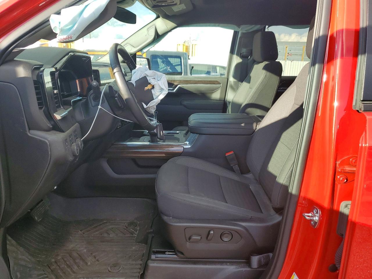 2025 CHEVROLET SILVERADO K1500 LT photo 7