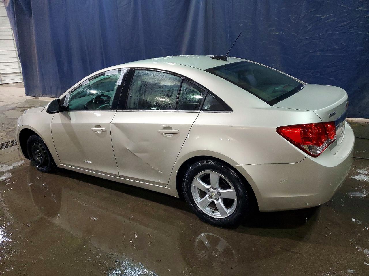 2015 CHEVROLET CRUZE LT photo 2