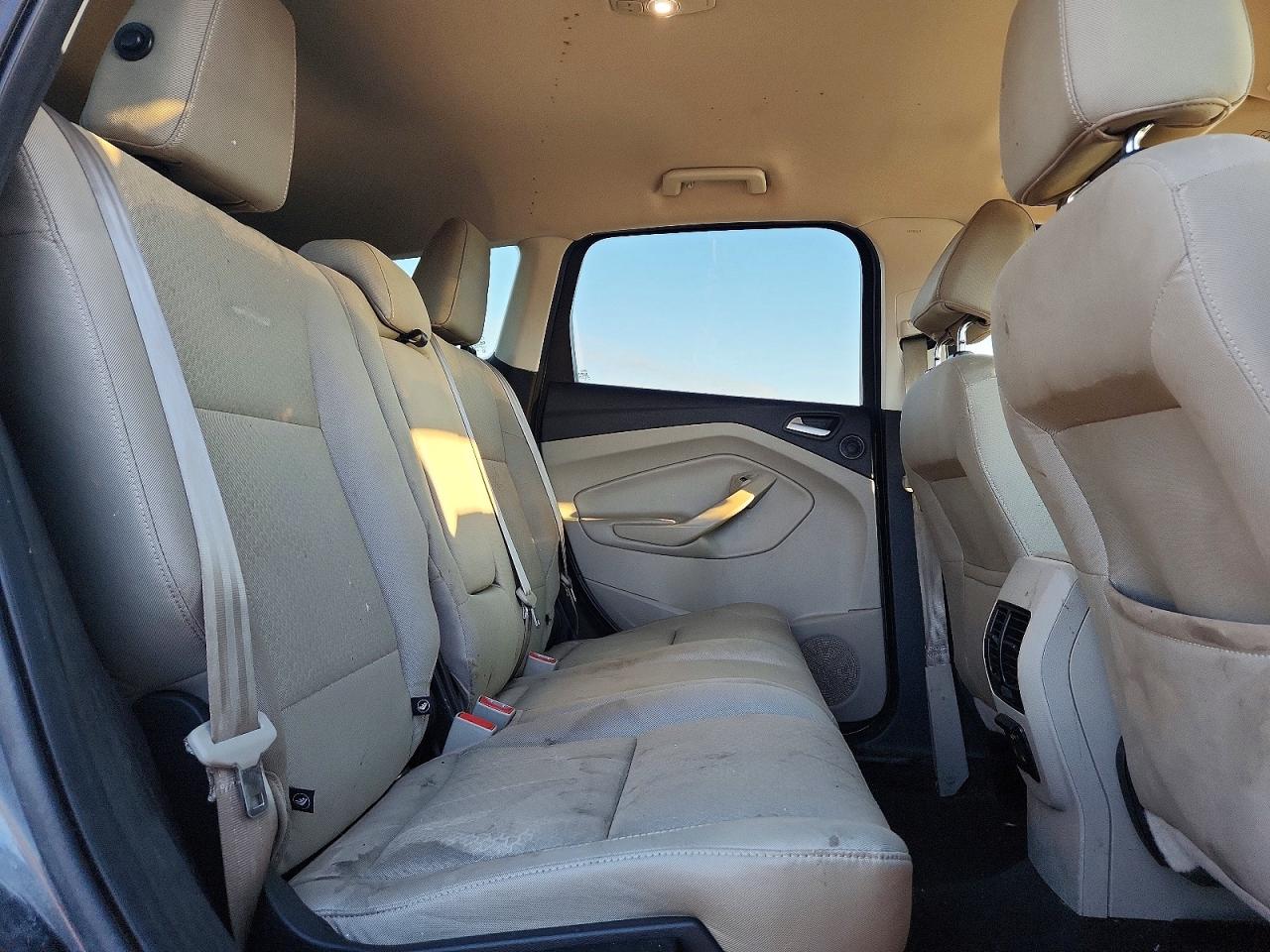 2017 FORD ESCAPE SE photo 10