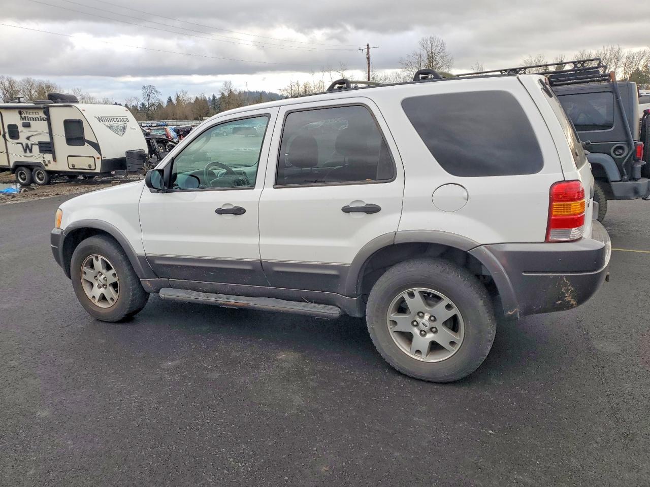 2003 FORD ESCAPE XLT photo 3