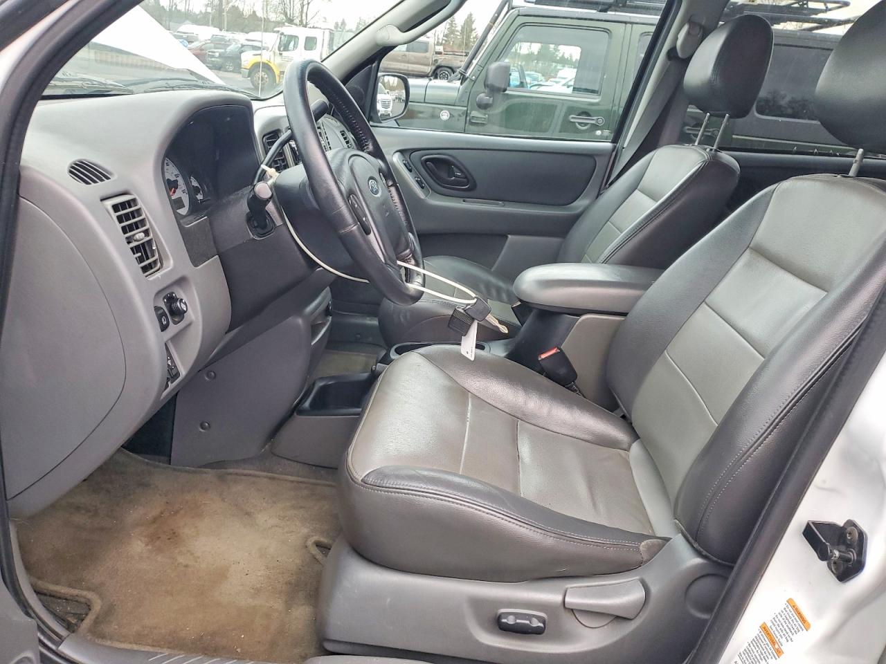 2003 FORD ESCAPE XLT photo 13
